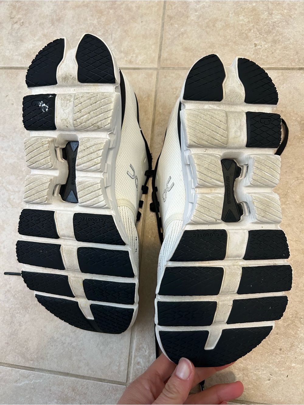 On cloud Women’s Cloud x 4 sneakers - Picture 3 of 10